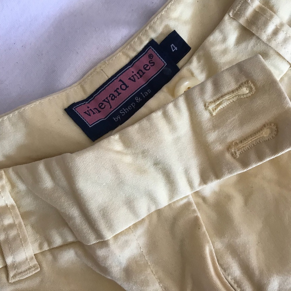 Vineyard Vines, 3” shorts, light yellow